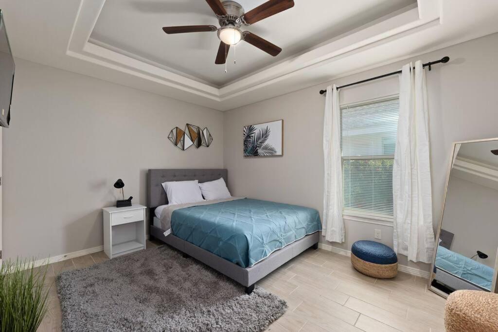 Cozy 3 Bed 2 Bath Apartment, Near Shopping Plazas, Expressway And Free Parking Edinburg Bagian luar foto
