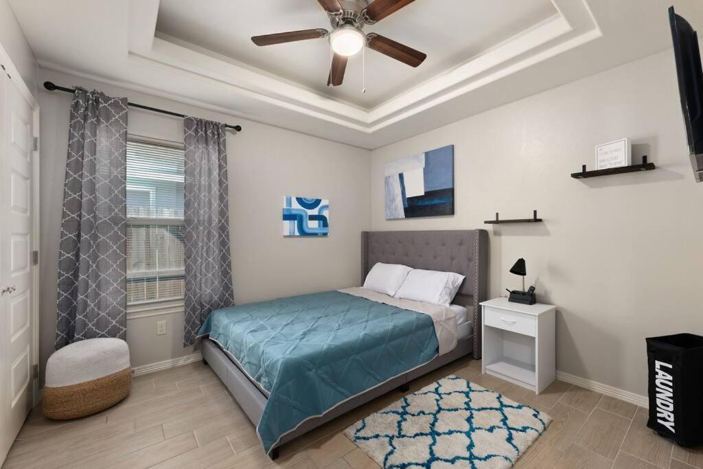 Cozy 3 Bed 2 Bath Apartment, Near Shopping Plazas, Expressway And Free Parking Edinburg Bagian luar foto